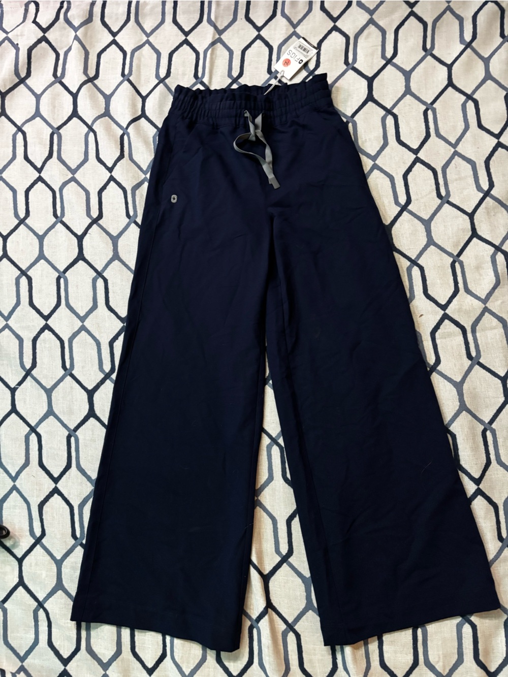 Figs Women Isabel Ruched Wide-Leg Scrub Pant in Navy Size XS NWT